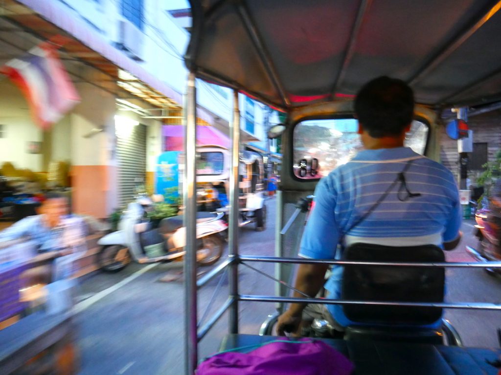 Tajlandia rezygnuje z obostrzeń covidowych